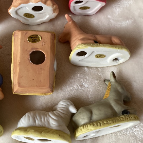 ✝️ Eleven Piece Nativity Set - Picture 15 of 16